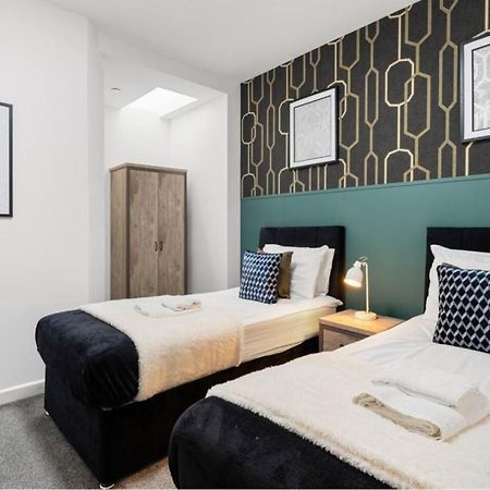 Modern Spacious Three Bedrooms With Private Garden Cardiff Exteriör bild