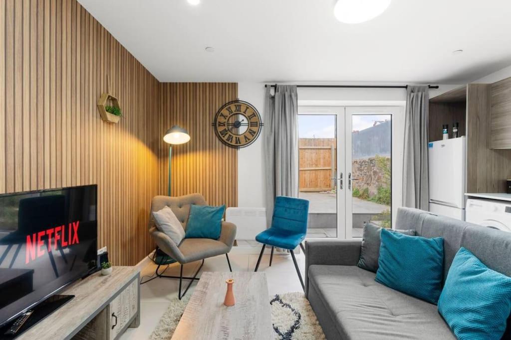 Modern Spacious Three Bedrooms With Private Garden Cardiff Exteriör bild