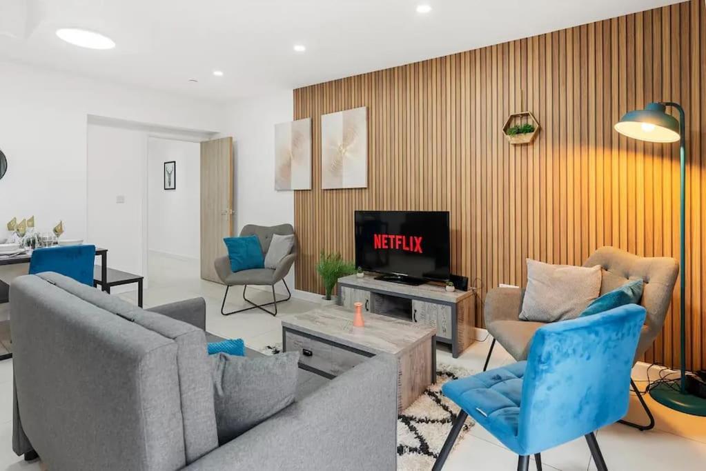 Modern Spacious Three Bedrooms With Private Garden Cardiff Exteriör bild